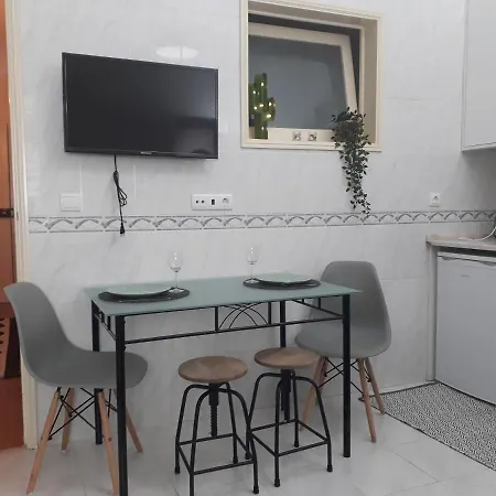 Nas Olaias A 5 Minutos Da Faculdade Isel E Ist Апартаменты